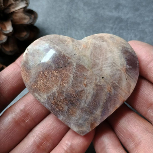 Moonstone, Heart shape, Palm Stone, 59x37x26mm, 91.5g