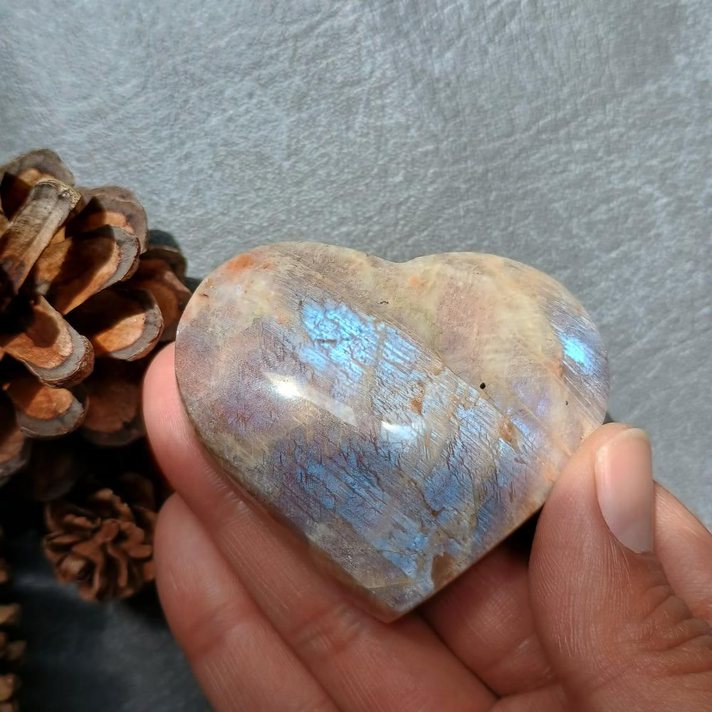 Moonstone, Heart shape, Palm Stone, 59x37x26mm, 91.5g - SOLD