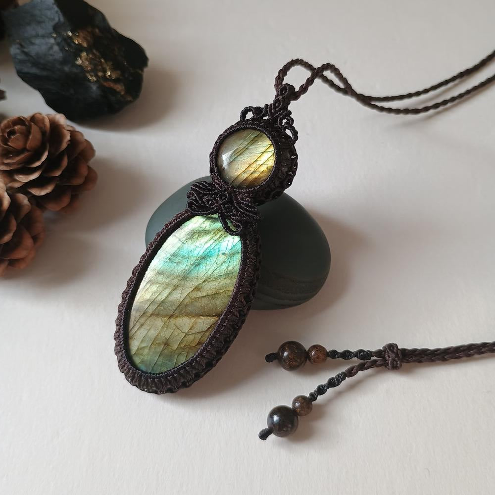 Labradorite Macrame Necklace | Pendant size approx 7.4 cm