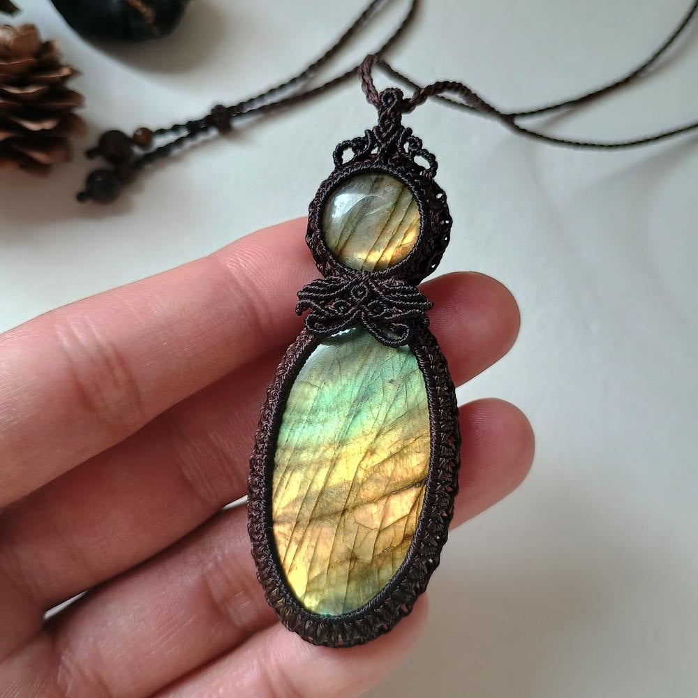 Labradorite Macrame Necklace | Pendant size approx 7.4 cm