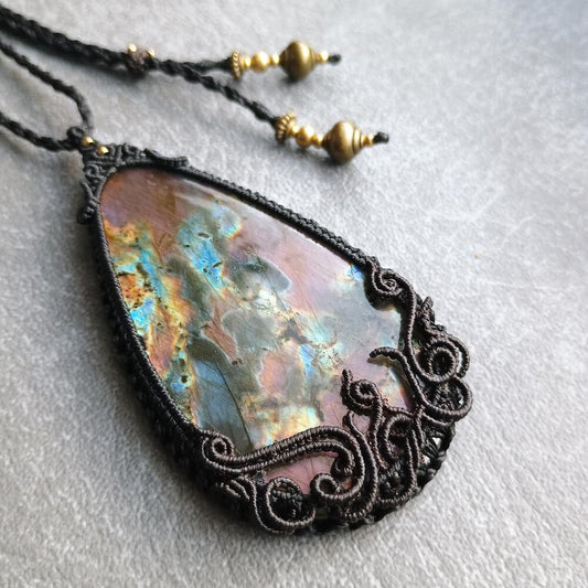 Spectrolite Labradorite Macrame Necklace - Freehand Design