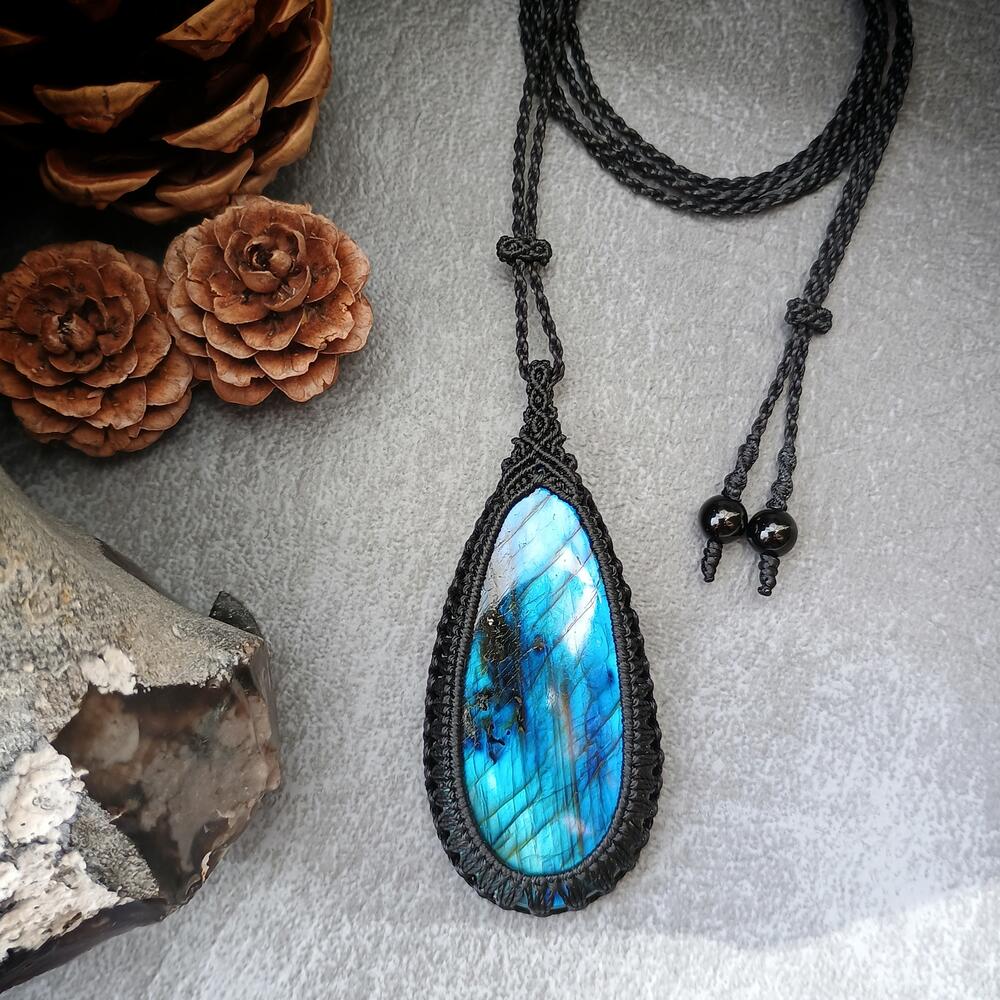 Labradorite Macrame Necklace | Pendant size approx 6.8 cm