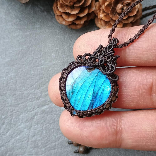 Labradorite Macrame Necklace | Pendant size approx 3.6 cm