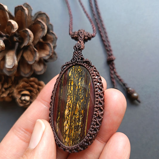 Tiger Iron | Iron Tiger's Eye Macrame Necklace | Pendant size 5.9 cm
