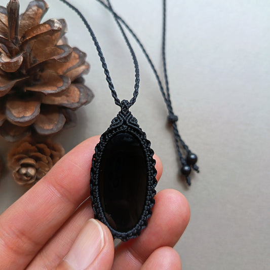 Black Onyx Macrame Necklace | Pendant size approx 4.1 cm
