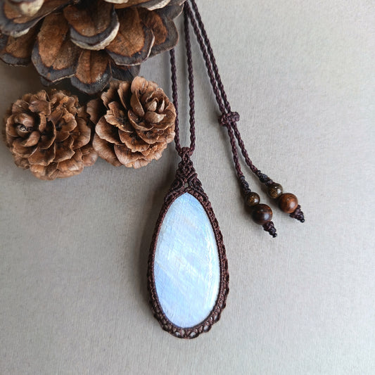 Moonstone Macrame Necklace | Pendant size 5.5 cm