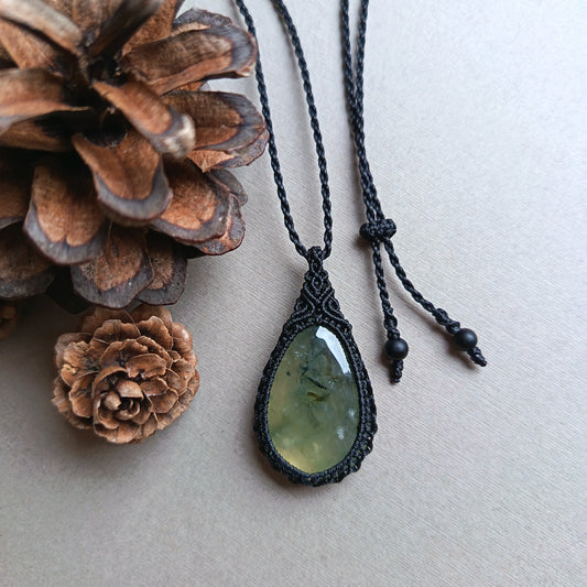 Prehnite Macrame Necklace | Pendant size 4.3 cm