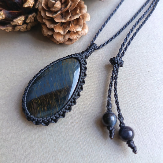 Blue Tiger's Eye Macrame Necklace | Pendant size approx 4.9 cm