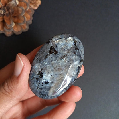 Lavikite, Palm Stone, Oval shape, 59x38x10 mm, 41.7g [PALM-P07]