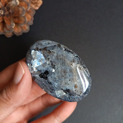 Lavikite, Palm Stone, Oval shape, 59x38x10 mm, 41.7g [PALM-P07]