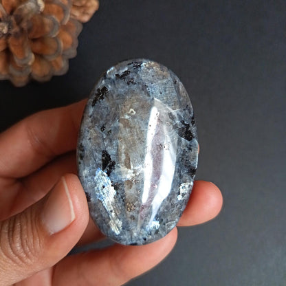 Lavikite, Palm Stone, Oval shape, 59x38x10 mm, 41.7g [PALM-P07]