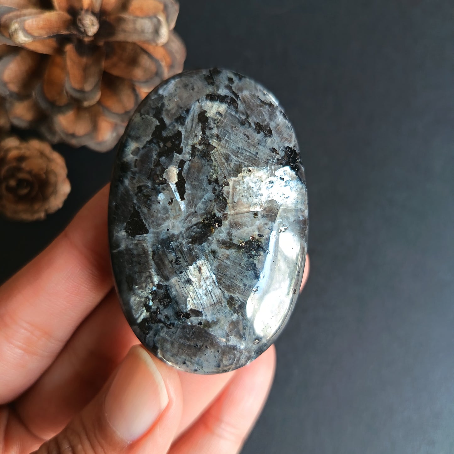 Lavikite, Palm Stone, Oval shape, 58x38x14 mm, 49.6g [PALM-R01]