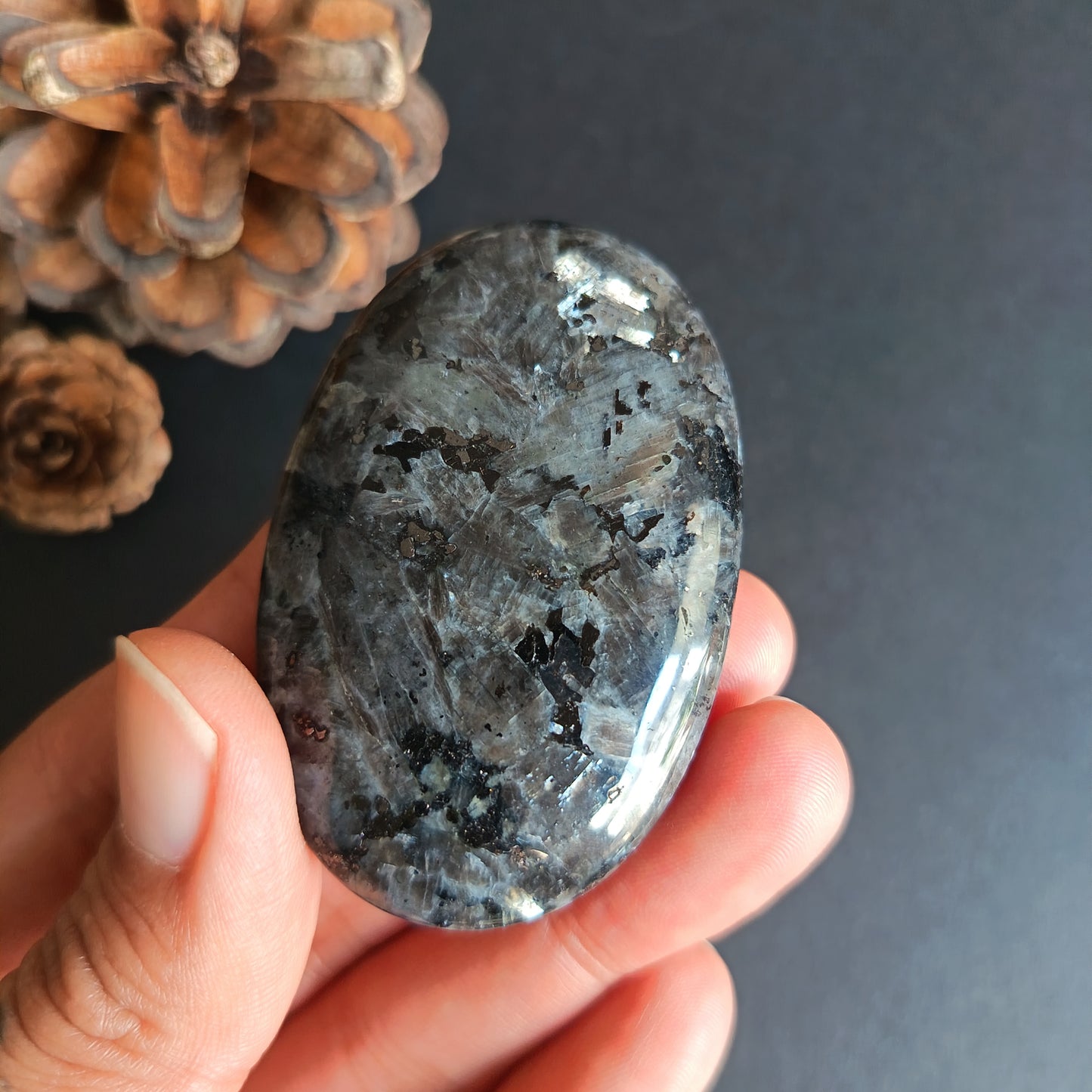 Lavikite, Palm Stone, Oval shape, 58x38x14 mm, 49.6g [PALM-R01]