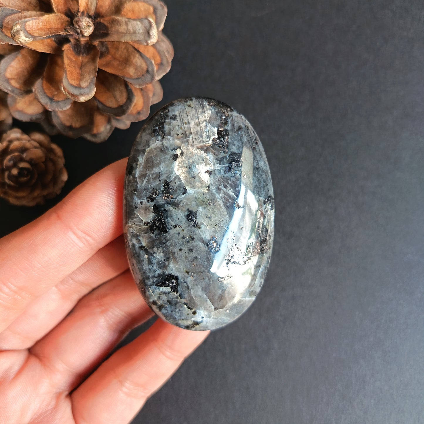 Lavikite, Palm Stone, Oval shape, 60x40x14 mm, 54.7g [PALM-R02]