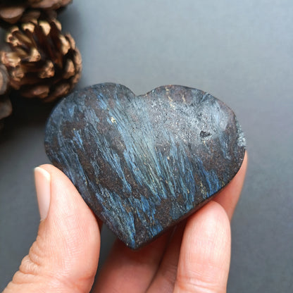 Arfvedsonite (Dull polished), Heart Shape, Palm Stone, 49x59x18mm, 83.1g [PALM-U02]