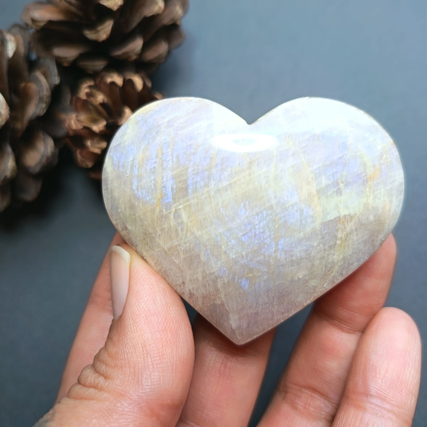 Moonstone Heart shape, Palm Stone, 48x57x22mm, 86.2g [PALM-U03]