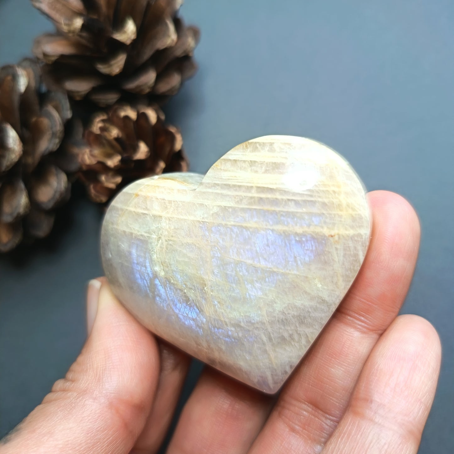 Moonstone Heart shape, Palm Stone, 48x57x22mm, 86.2g [PALM-U03]