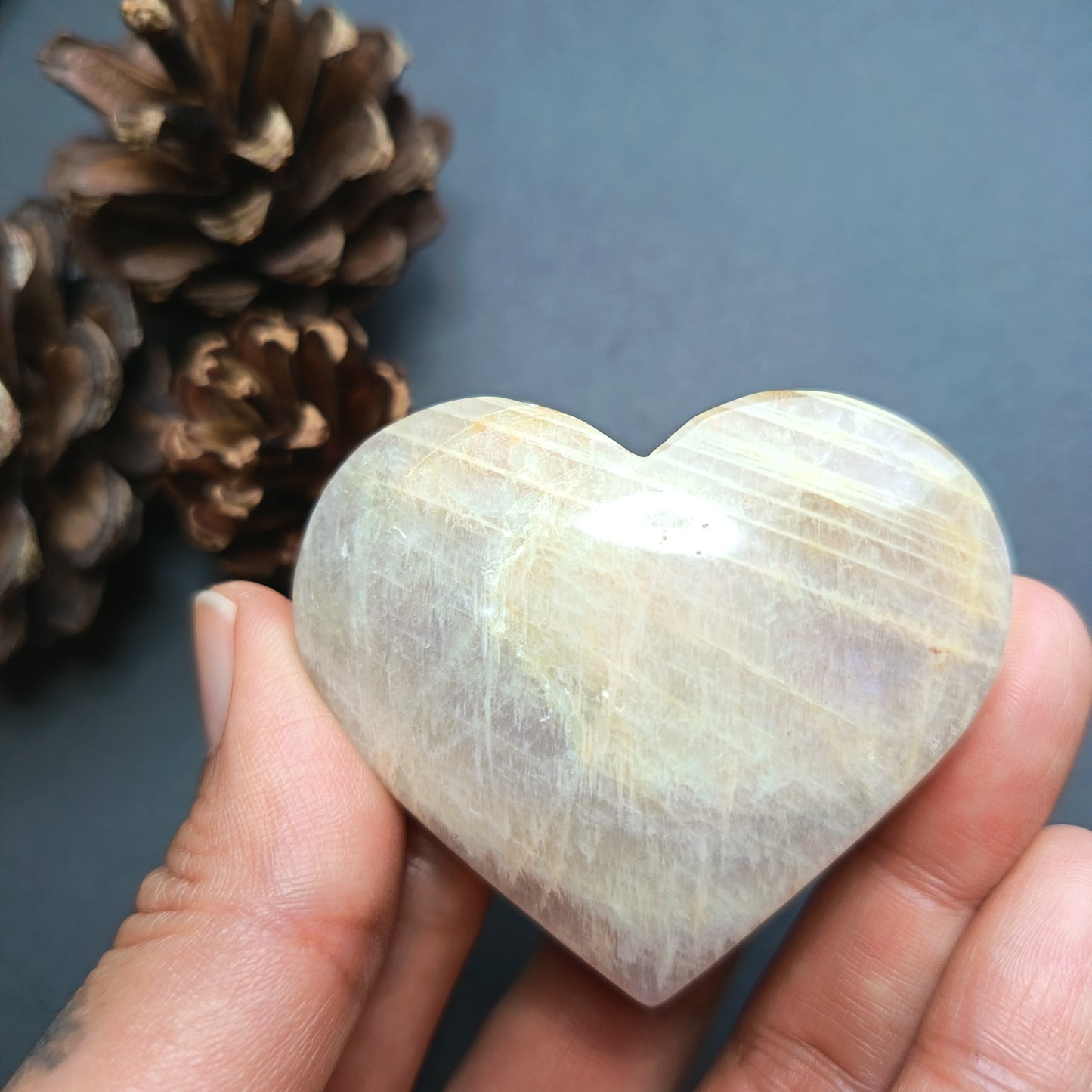 Moonstone Heart shape, Palm Stone, 48x57x22mm, 86.2g [PALM-U03]