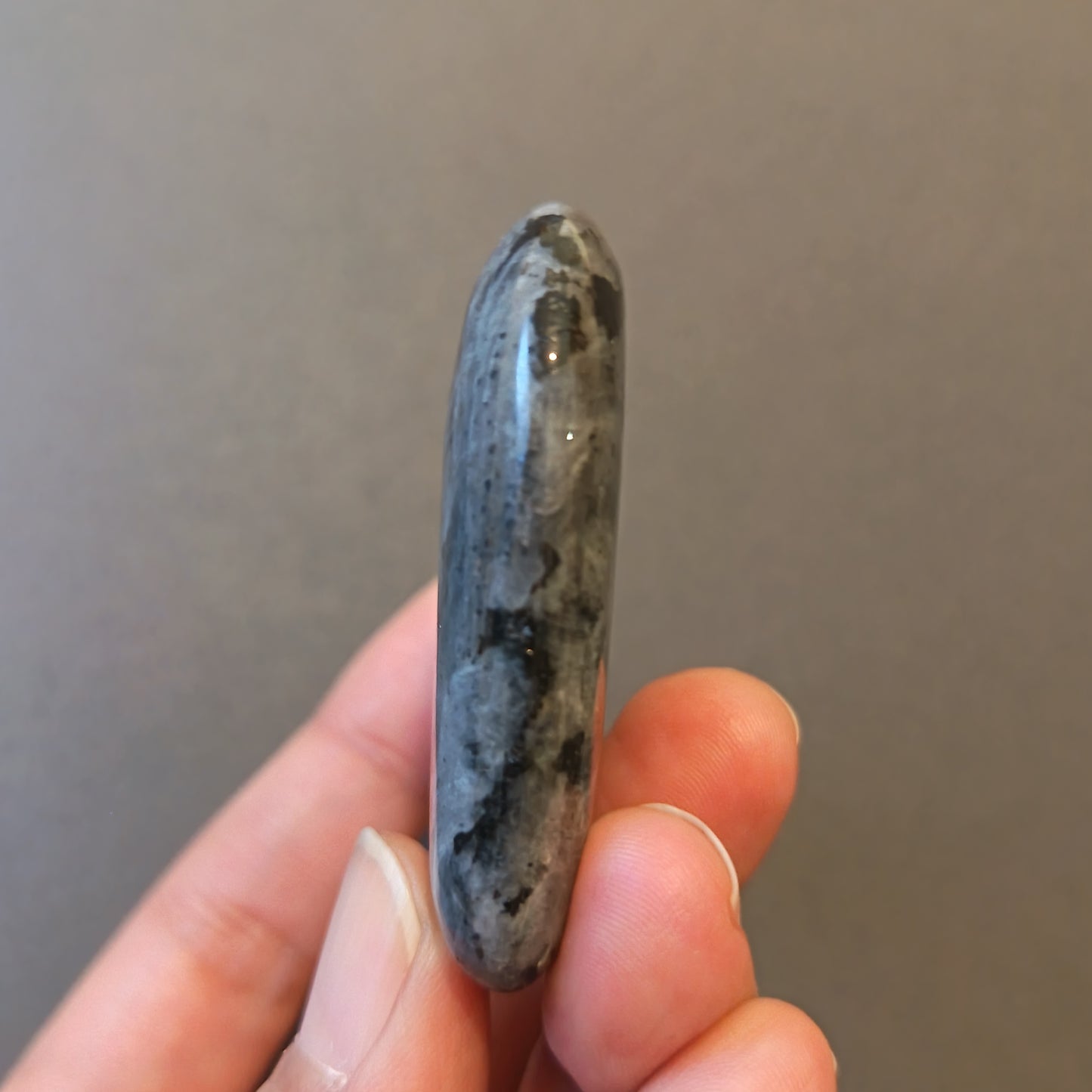 Larvikite, Heart shape, Palm Stone, 52x57x12mm, 55.6g [PALM-Y07]