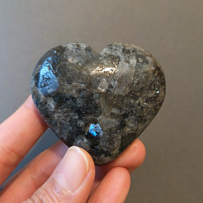 Larvikite, Palm Stone, Heart shape, 53x58x18mm, 81.1g [PALM-Y09]