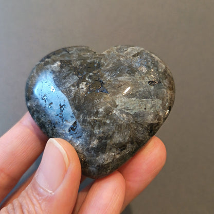 Larvikite, Palm Stone, Heart shape, 53x58x18mm, 81.1g [PALM-Y09]