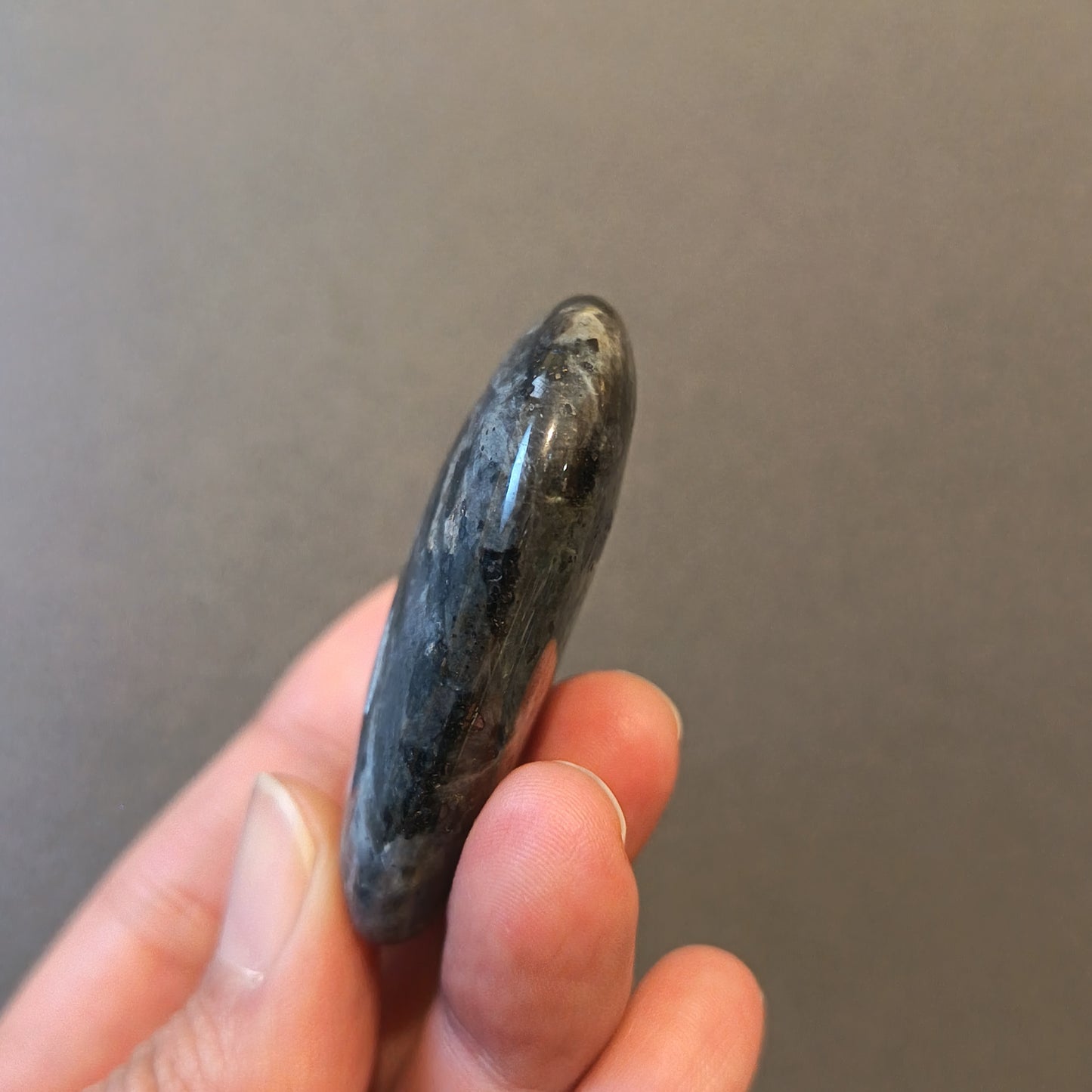 Larvikite, Palm Stone, Heart shape, 53x58x15mm, 65.5g [PALM-Y10]