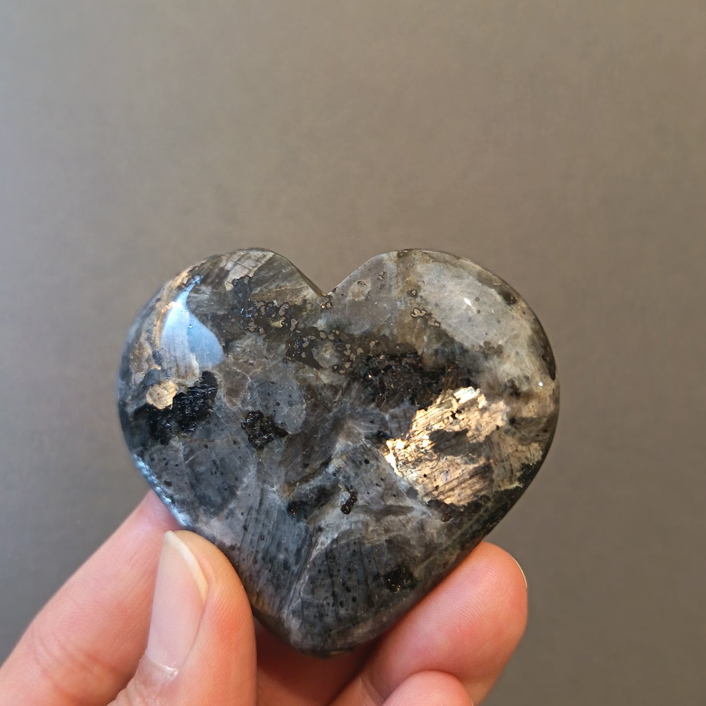 Larvikite, Palm Stone, Heart shape, 53x58x15mm, 65.5g [PALM-Y10]