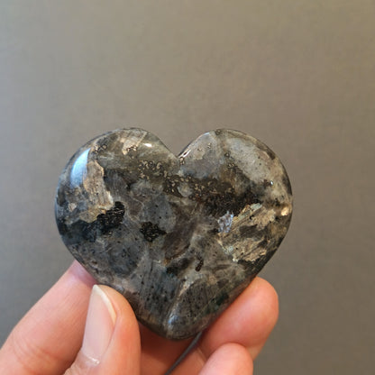 Larvikite, Palm Stone, Heart shape, 53x58x15mm, 65.5g [PALM-Y10]