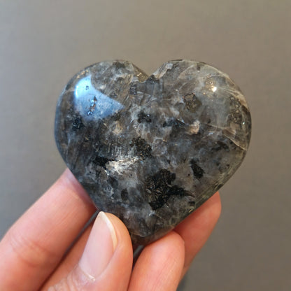 Larvikite, Palm Stone, Heart shape, 53x56x15mm, 70g [PALM-Y11]