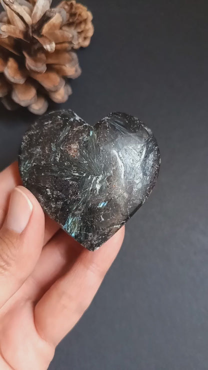 Arfvedsonite, Heart Shape, Palm Stone, 56x56x19mm, 98.2g [PALM-P04]