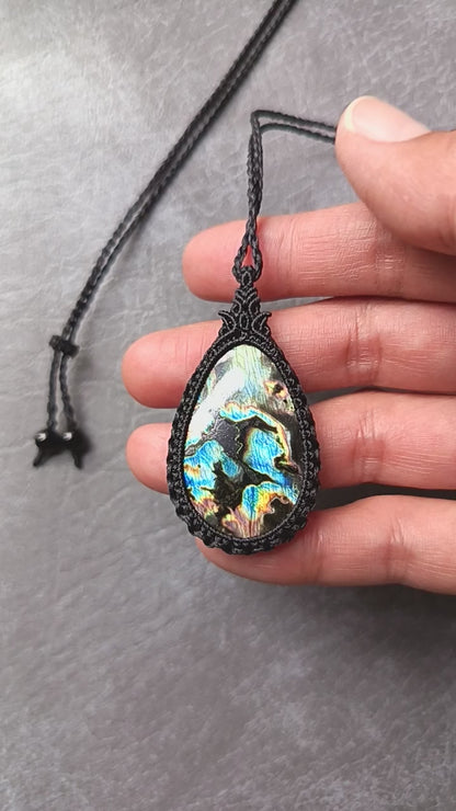 Spectrolite Labradorite Macrame Necklacen | Pendant size approx 5.5 cm