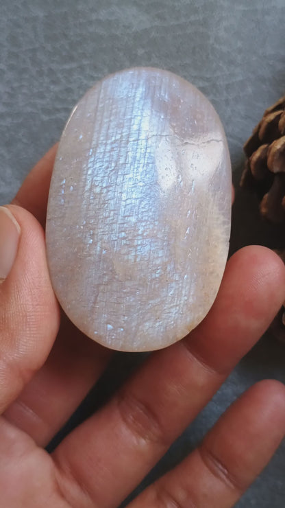 Moonstone Palm Stone, 59x37x26mm, 91.5g [PALM-B02]