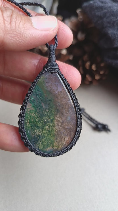 Moss Agate Macrame Necklace | Pendant size 6 cm
