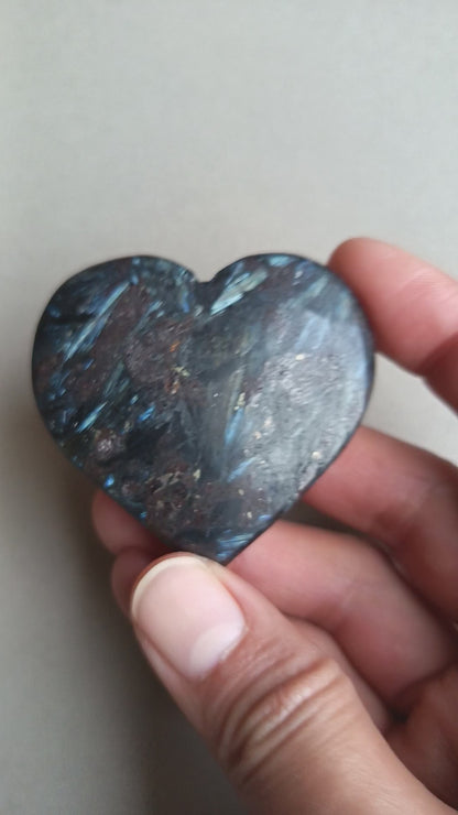 Arfvedsonite (Matte polished), Heart Shape, Palm Stone, 52x55x19mm, 97g [PALM-111]