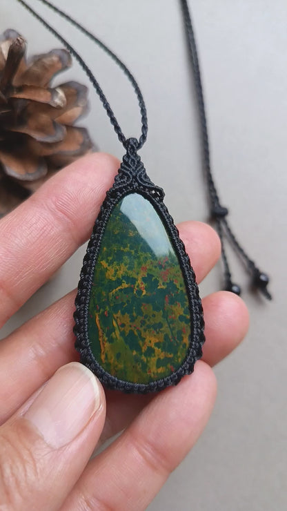 Bloodstone Macrame Necklace | Pendant size 5.8 cm