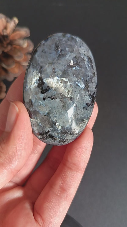 Lavikite, Palm Stone, Oval shape, 60x40x16 mm, 56.6g [PALM-S06]