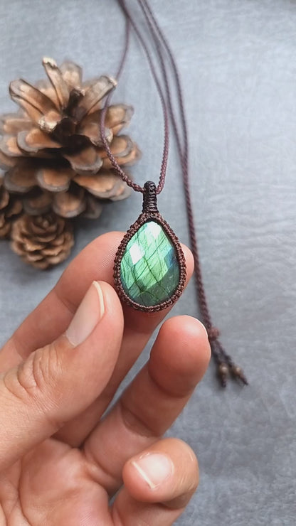 Labradorite Macrame Necklace | Pendant size approx 3.5 cm - SOLD