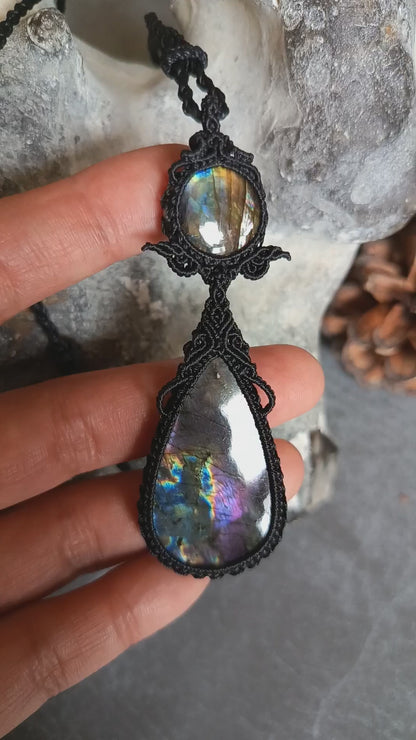 Labradorite Macrame Necklace | Pendant size 8.5 cm