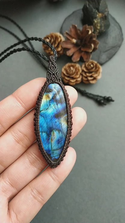 Labradorite Macrame Necklace | Pendant size approx 7.3 cm