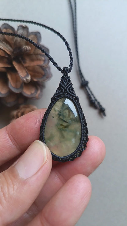 Prehnite Macrame Necklace | Pendant size 4.3 cm