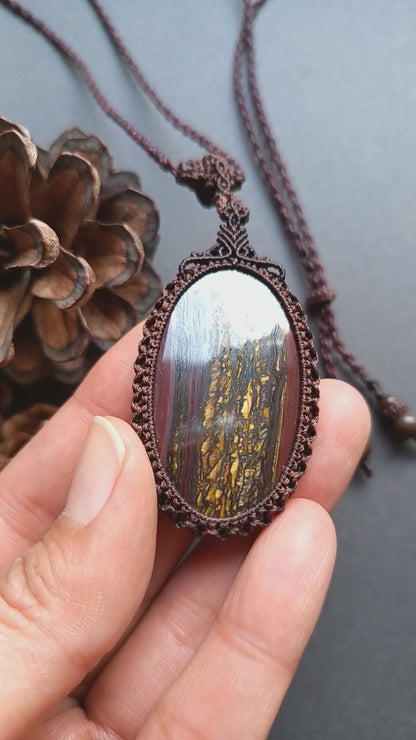 Tiger Iron | Iron Tiger's Eye Macrame Necklace | Pendant size 5.9 cm