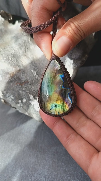 Labradorite Macrame Necklace | Pendant size approx 6.8 cm