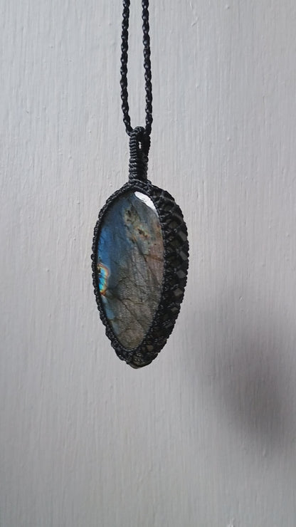 Spectrolite Labradorite Macrame Necklace | Pendant size approx 5.2 cm