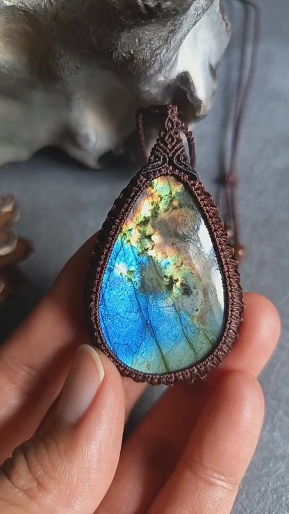 Labradorite Macrame Necklace | Pendant size approx 6.2 cm