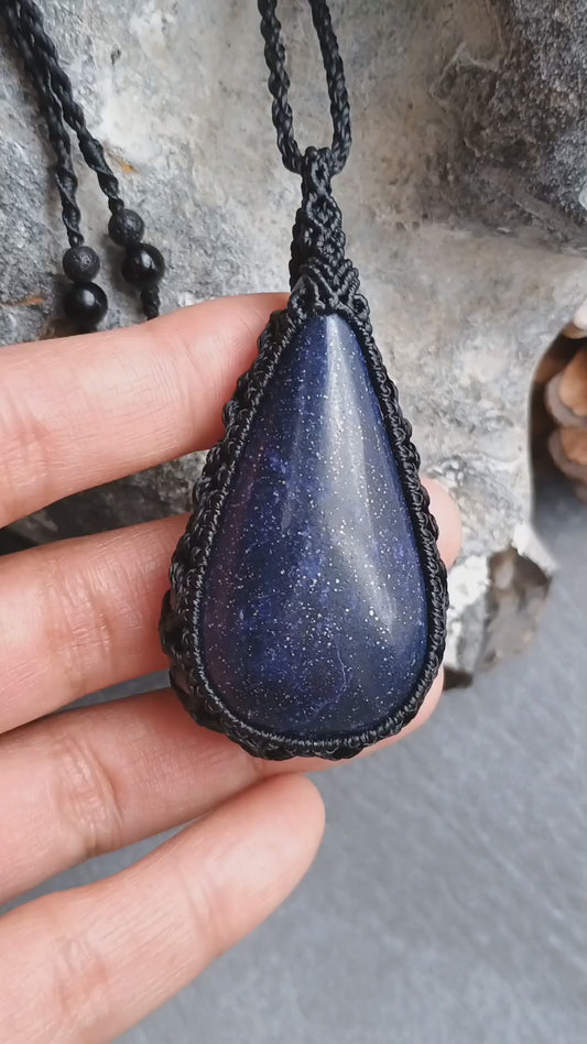 Lapis Lazuli Macrame Necklace | Pendant size 7 cm