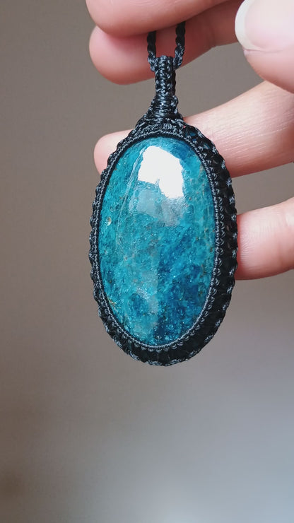 Apatite Macrame Necklace | Pendant size approx 6.2 cm - SOLD