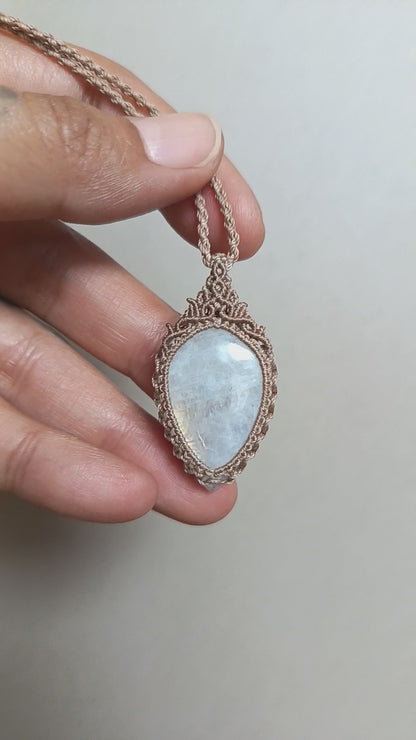 Moonstone Macrame Necklace | Pendant size 4.5 cm