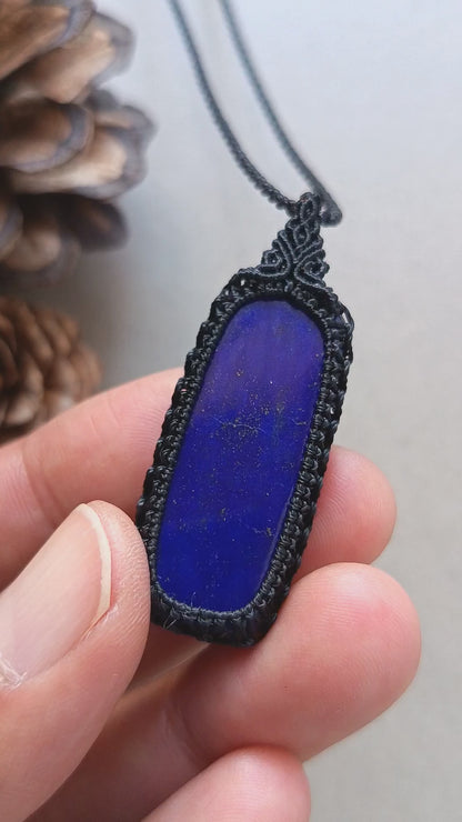 Lapis Lazuli Macrame Necklace | Pendant size 4.7 cm