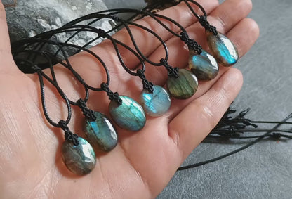 Mini Labradorite Macrame Necklace [LOT-DGA1]