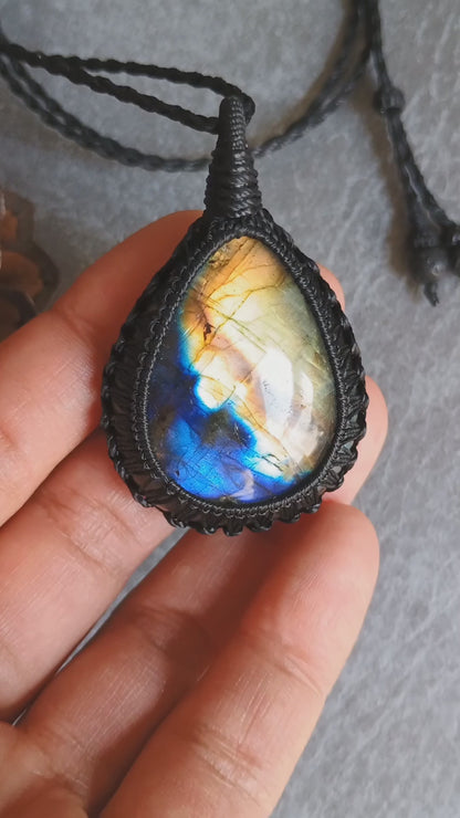 Labradorite Macrame Necklace  | Pendant size approx 6 cm